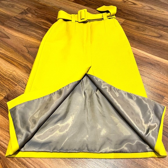 High Wasted Wool Skirt with Belt - Picture 4 of 4